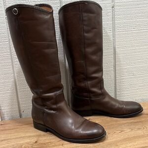 Frye Melissa Button 2 Boots Chocolate, size 9